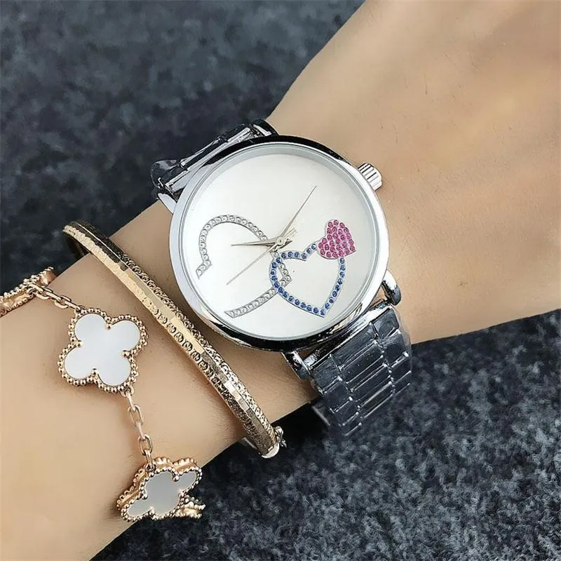 Fashion Design Women's Quartz Quartz Wrist Wistres for Women Girl Colorful Crystal Peach Heart Match Dial Metal Steel Band Quartz 212i