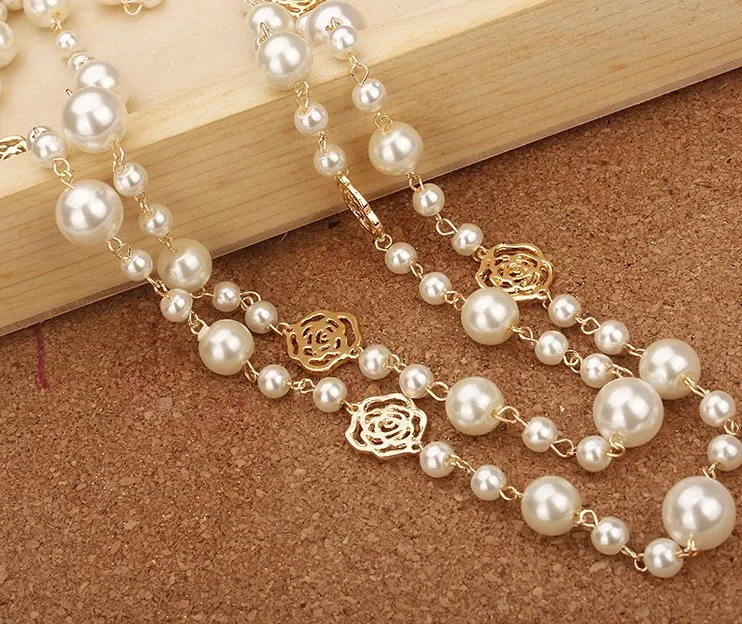 Whole-Designer Luksusowy klasyczny styl puste róże Eleganckie multi kolory jasne perły Długie sweter Naszyjnik dla kobiety274u