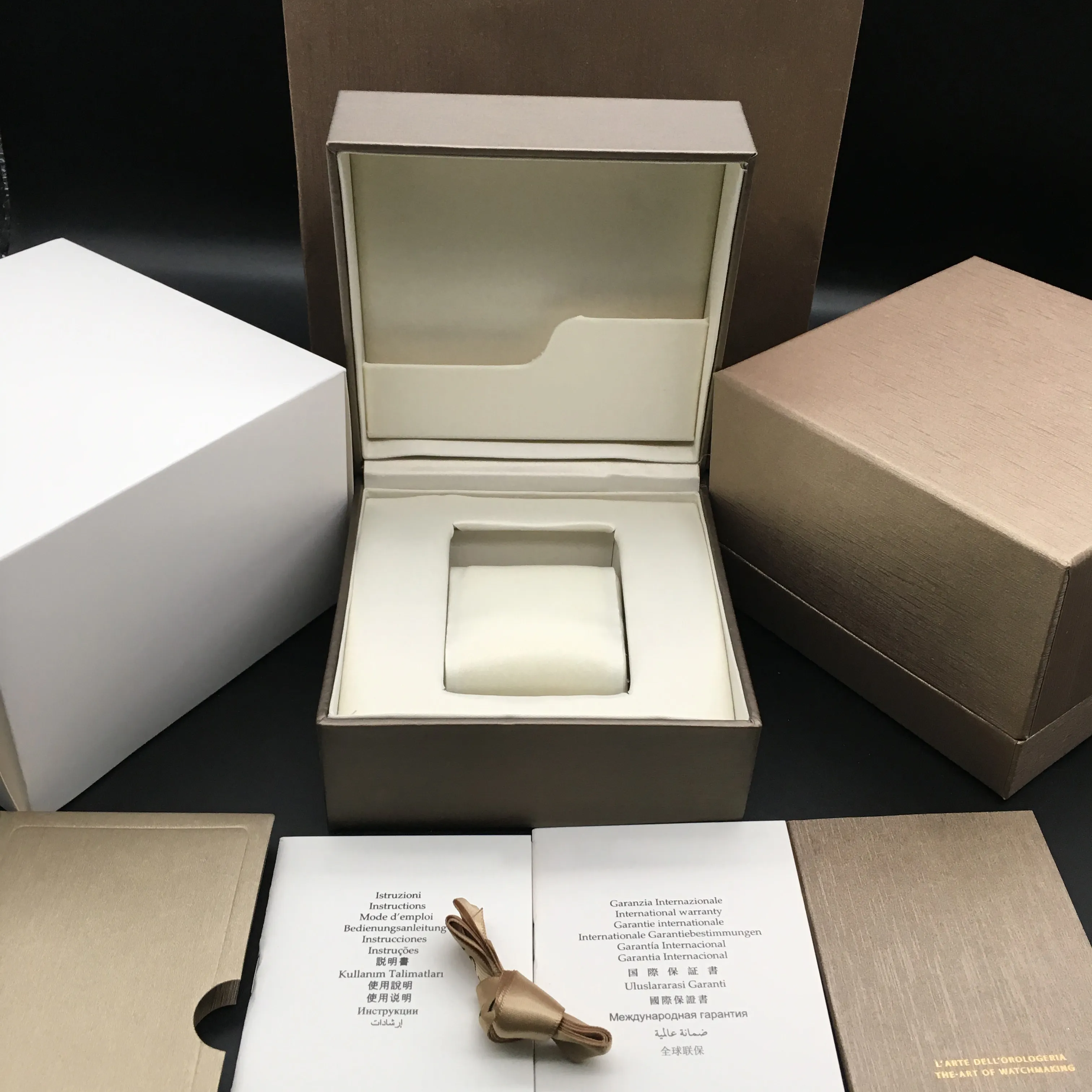 Boîte de montre carrée en papier de haute qualité, livrets en papier, ruban de soie, sac cadeau, boîtes de montre Champagne Case283t