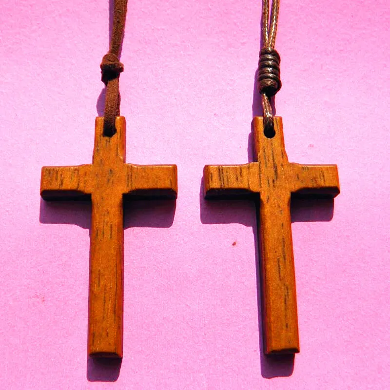 Vintage hölzerne Kreuz Anhänger Halskette Frauen Christus Jesus Kreuz Pullover Kette Männer handgemachte Schnitzerei stilvoll 253b