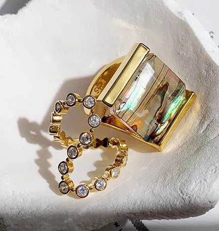 Fashion Luxury Colorful Shell Big anneaux pour les femmes Personnalité Géométric Square Statement Designer Ring Bijoux Top Quality Gifts242L