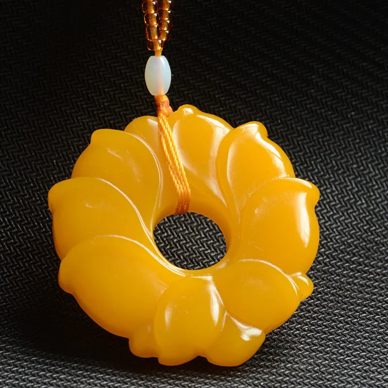 Fina smycken Kina Naturligt vackert Handcarved Yellow Jade Lotus Shape Pendant Halsband 1101116