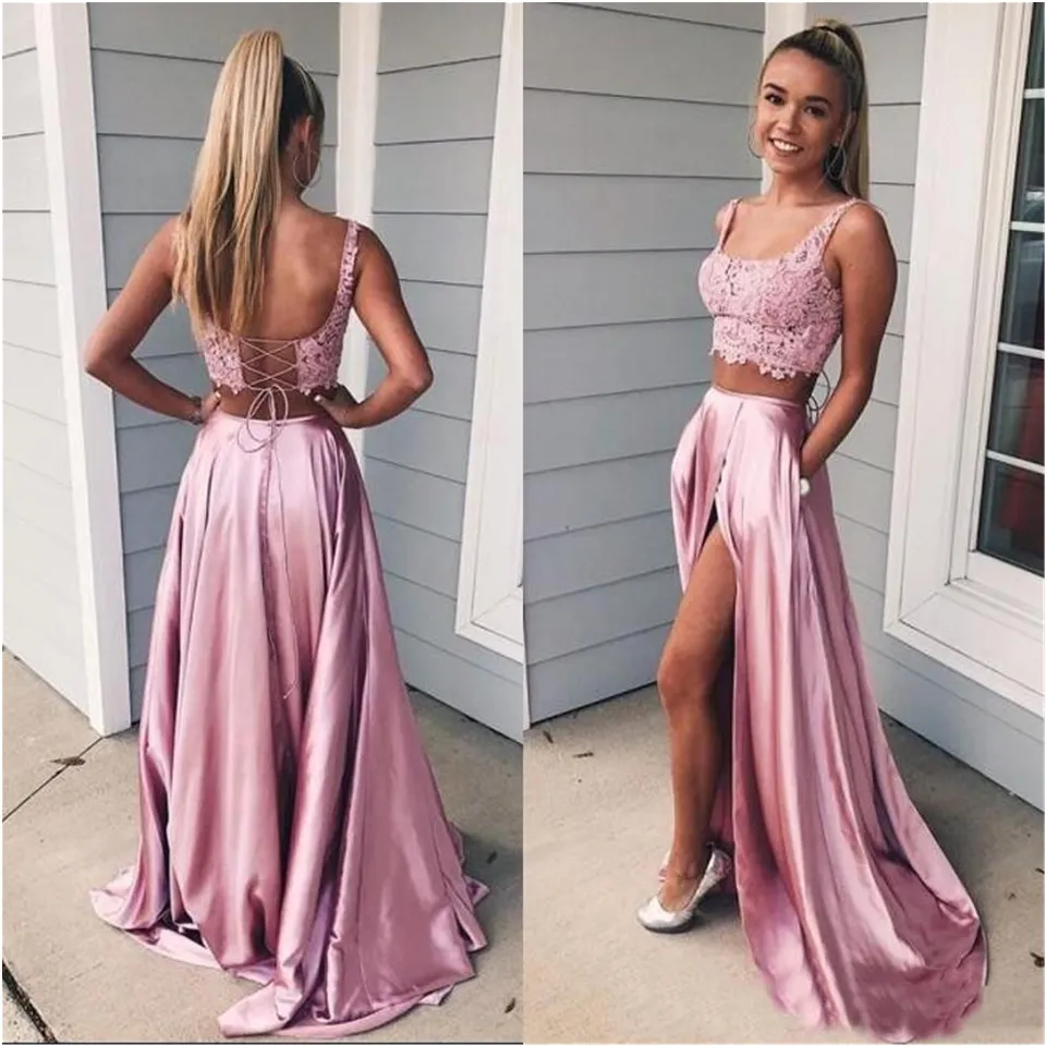 Pink Zwei Stücke Prom Kleider Schaufel Hals Ärmel und offener Korsett Spitze Crop Top Sexy High Split Long Evening Party Kleider Sweep Zug 2411