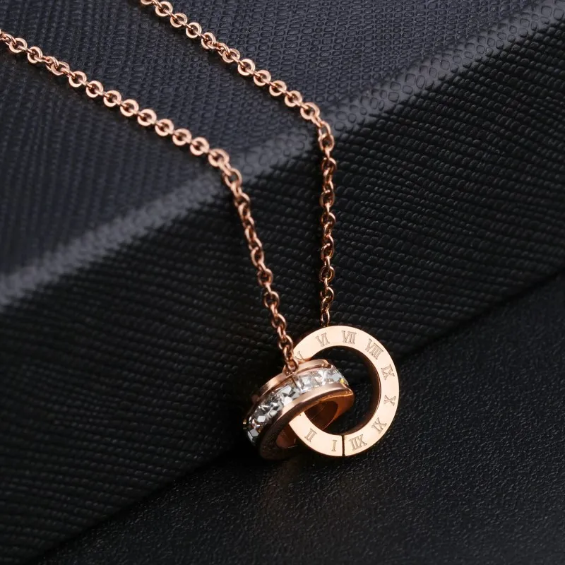 Lock Your Love Halsketten RingCircles Anhänger 18 Karat Roségold Zirkon Kreative einzigartige Designer-Accessoires für Frauen Damenschmuck N2698