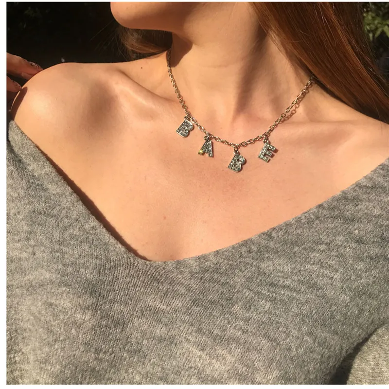 Collier pendentif lettre en diamant européen et américain pour femmes, ras du cou, chaîne de clavicule, bijoux pour femmes, vente en gros, nouvelle collection 2020