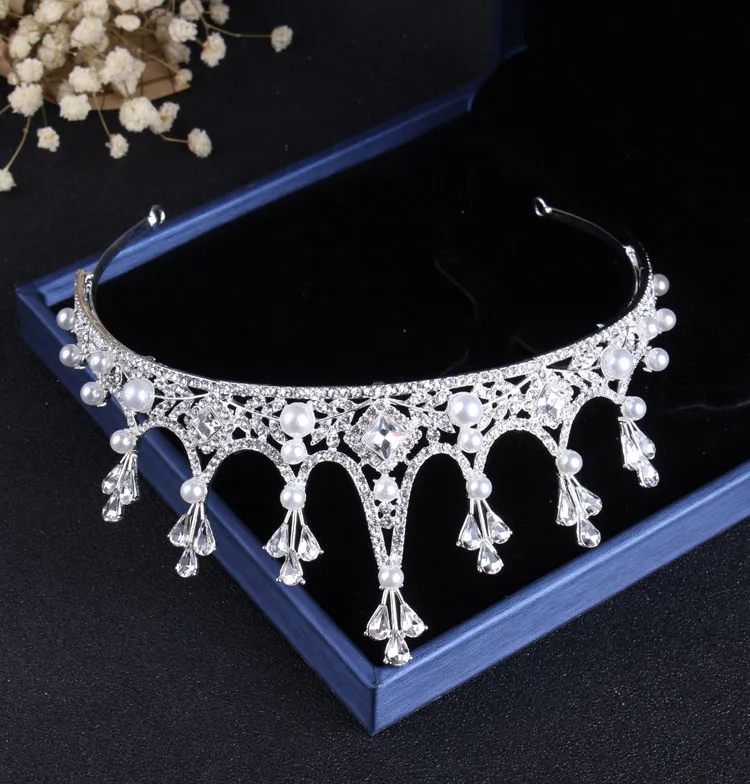 Affascinanti cristalli d'argento Set di gioielli da sposa 3 pezzi Abiti Collana Orecchini Diademi Corone Accessori da sposa Set di gioielli da sposa252W