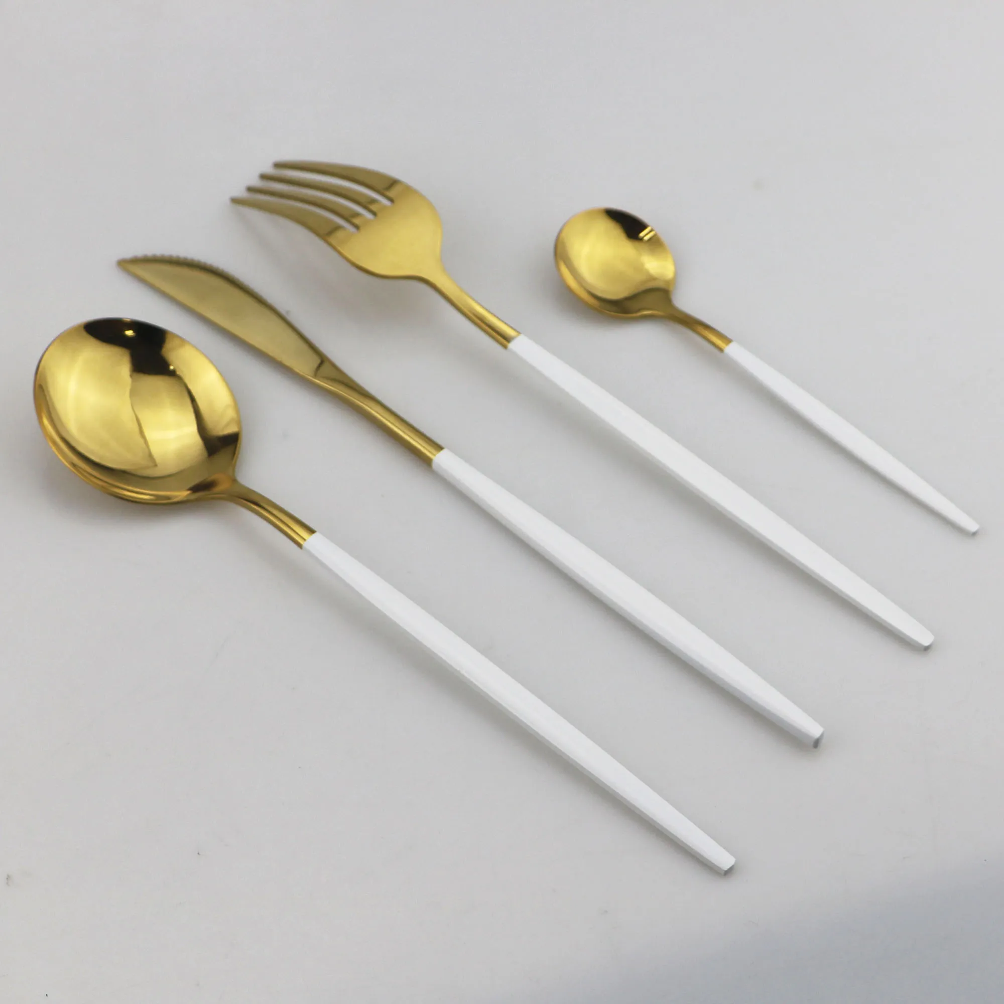 24 st guld servis set spegel cutlery tabeller 304 rostfritt stål plattvaror western silverware kök middag lnife sked gaffel292k