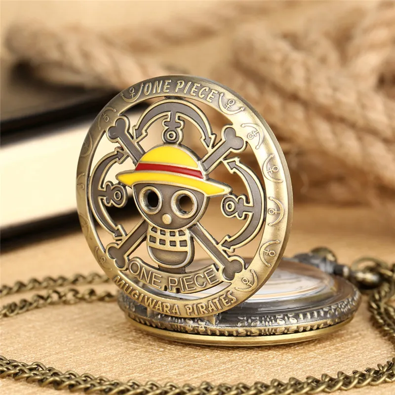 Vintage Bronze One Piece Pocket Watch Japońska animowana piracka czaszka kwarcowa zegarki mężczyźni kobiety Dzieci Naszyjnik Łańcuch Clock GIF303R