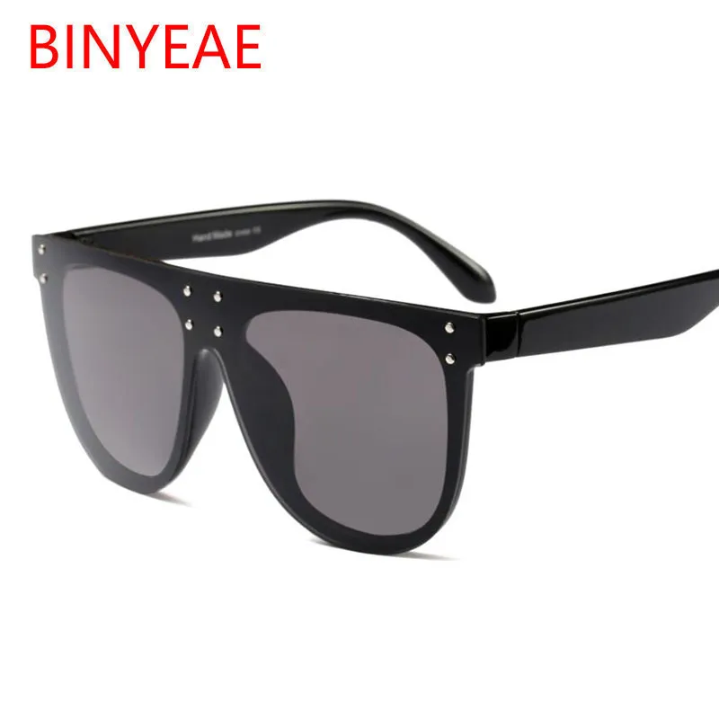 Yeni düz üst güneş gözlükleri büyük boy gözlükler erkek kare güneş gözlükleri kadın moda ünlü marka perçin siyah gözlük gafas de sol277l
