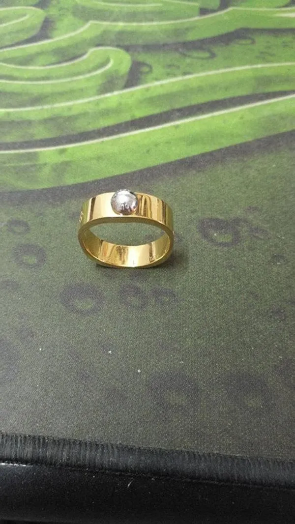 Anelli di design in vendita calda Anelli in acciaio inossidabile di lusso placcati in oro 18 carati Anelli da donna con anelli in oro placcato oro rosa