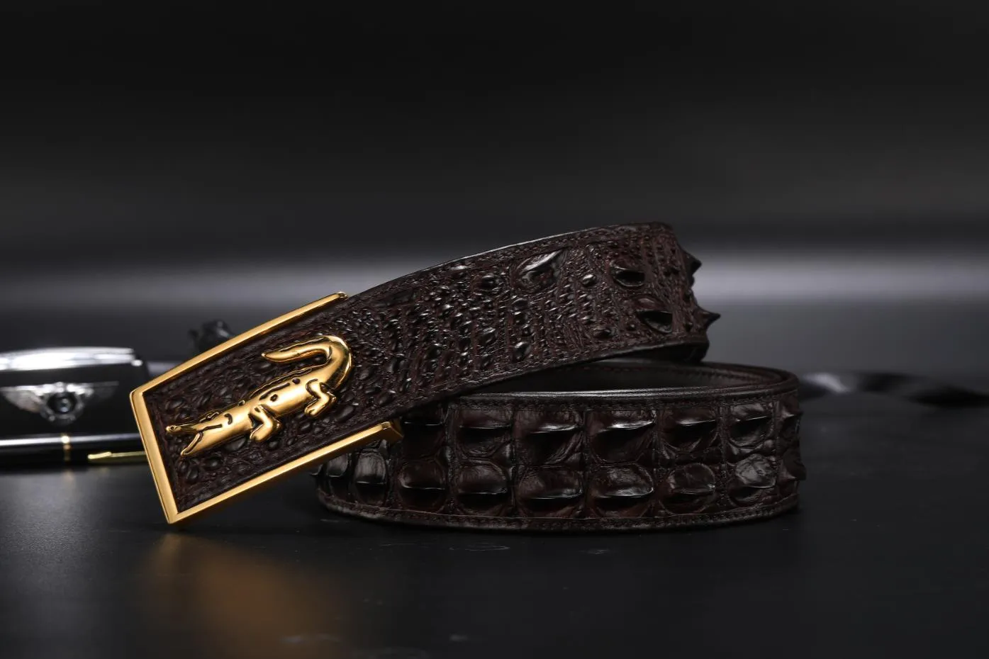 Moda negócios e lazer homens designer cintos material de pele de crocodilo aço qualitativo fivela suave largura do cinto é 3 8 cm269v