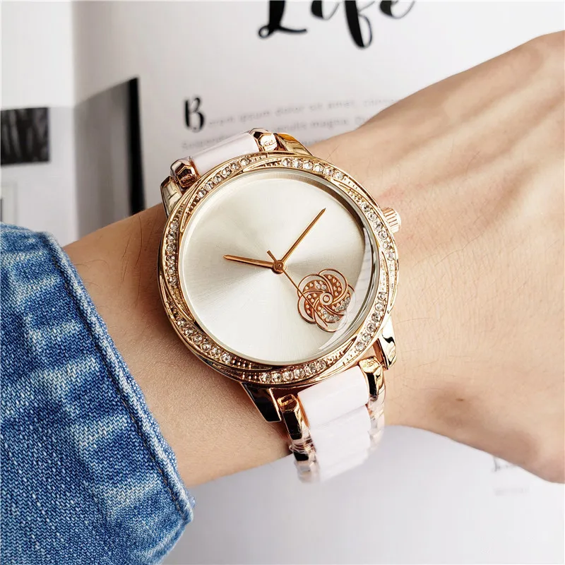 Marke Uhren Frauen Mädchen Kristall Blume Stil Stahl Band Quarz Armbanduhr C20