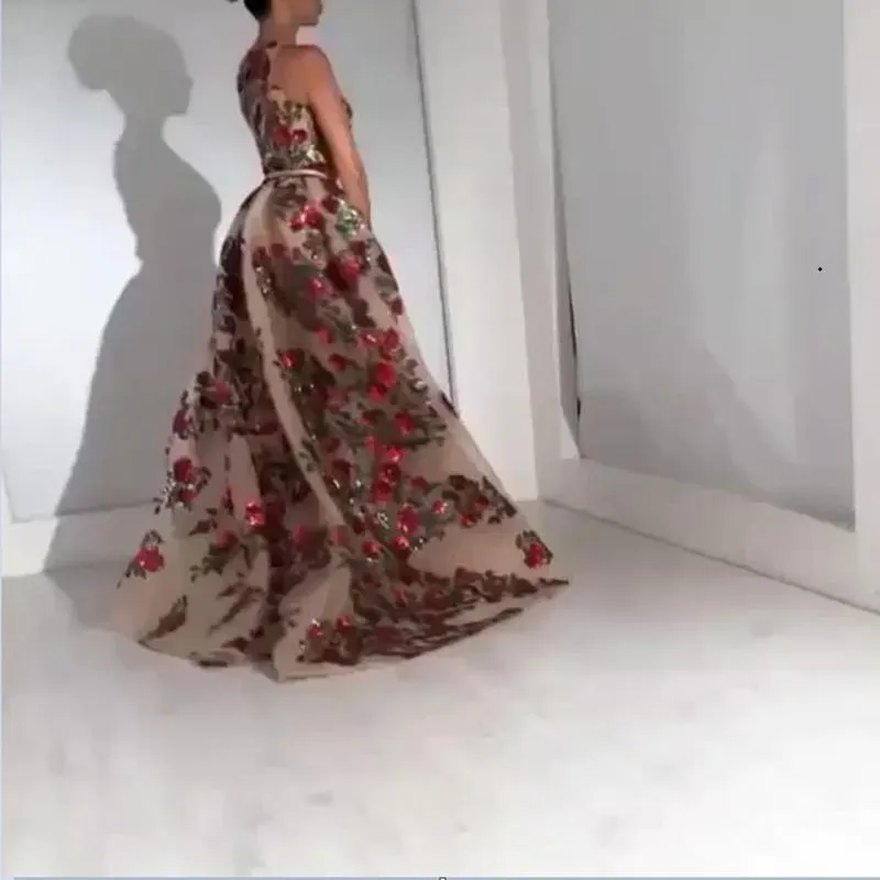 Nuevo vestido de noche floral con lentejuelas bordadas sin tirantes, cuello joya, champán dividido, vestidos de noche formales sexys para fiesta de graduación con desmontable Tr2770