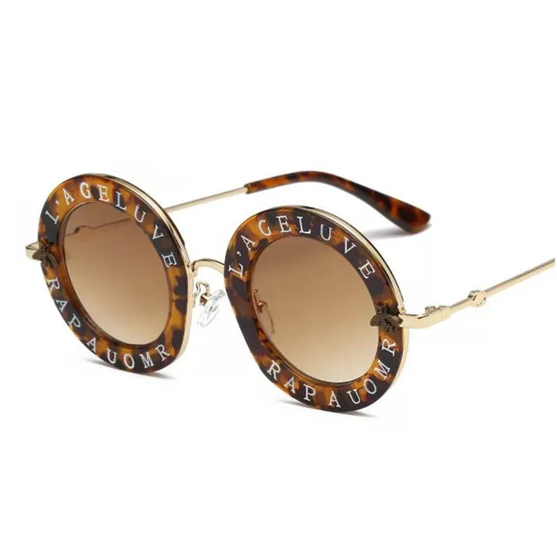 Produtos de tendência Designer de abelha luxo feminino óculos de sol rosa Moda redonda Padrão de letra vintage Retro Metal Frame Sunglasses WOME6396980