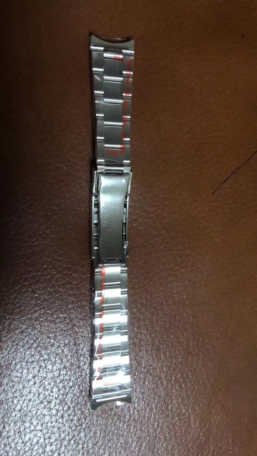 Orologio di Lusso Original-Armband aus 904L-Feinstahl mit Faltschließe, wasserdicht und schweißfest. Bitte kontaktieren Sie das Modell 2042