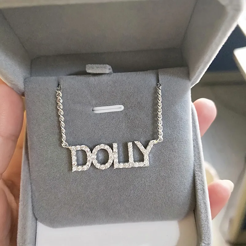 DODOAI Benutzerdefinierte Namensketten 9 mm Buchstaben Halskette für Frauen Namensketten Zahlen Personaliz Halskette Kristallanhänger für Frauen C245q
