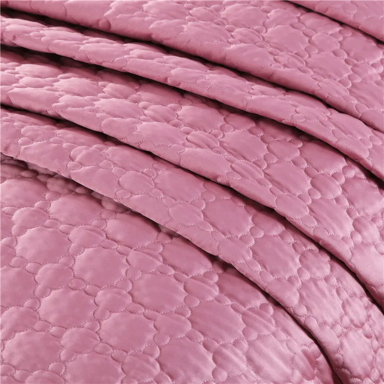 Розово -розовые постельные принадлежности наборы короля размером с размер кровати распределите крышку стеганого одеяла, набор полиэфирные хлопковые твердые стеганые одеяла.