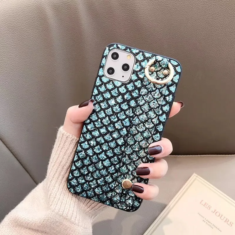 Fashion Lantejin Glitter Fish Scale Stand Titular Ponto Phone Case para iphone 11 Pro Max XR XSMAX 6 7 8 PLUS SE2020