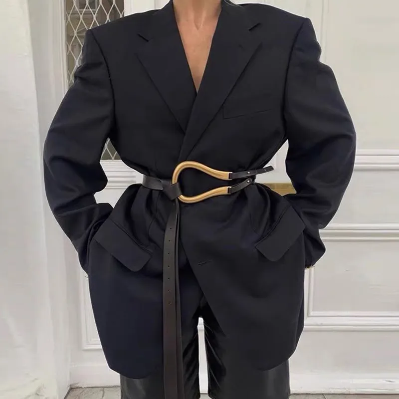 Designers Femmes Bouteaux de mode Mesdames de haute qualité Big Horseshoe Buckle Cuir Double glandon de taille pour Coats206J