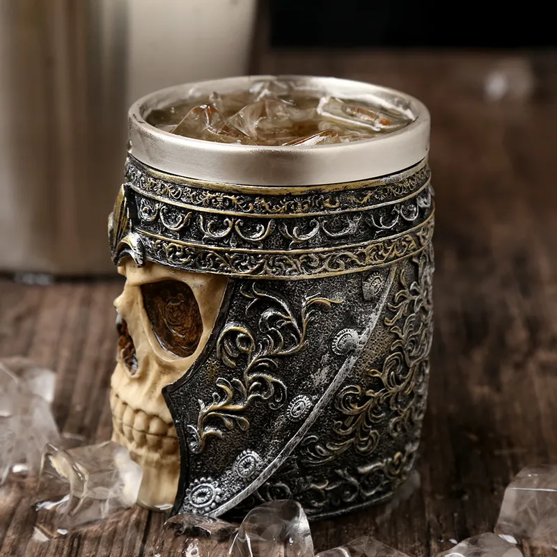 Retro Horn Skull Resin Bière à bière en acier inoxydable Skull Knight Halloween Coffee Cup Viking Thé Mug Pub Bar Decoration8213136