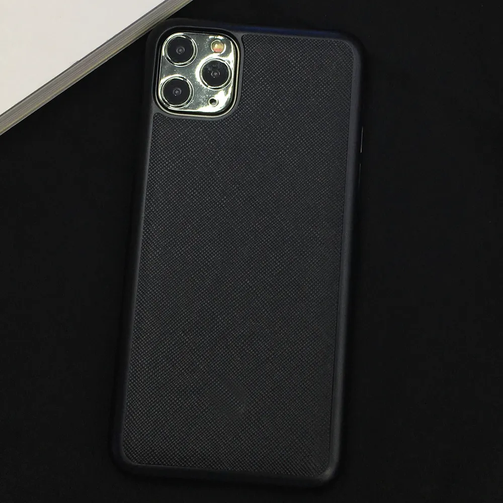 فاخرة جديدة للعلامة التجارية من الجلسة الجلدية الملمس البلاستيكي الصلب MB Mobile Case For iPhone 6 6S 7 8 11 Plus X XR XS MAX MAN COVER1311162