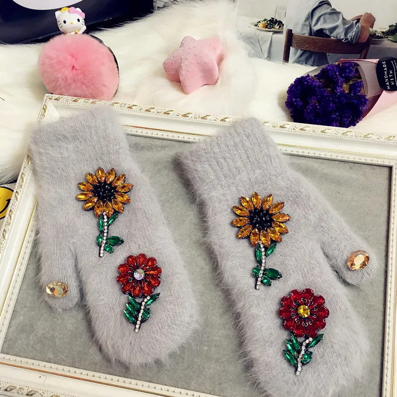 Женские зимние перчатки с пятью пальцами, красочные, с кристаллами, цветочным дизайном, меховые модные теплые перчатки для рук, Brand1275S