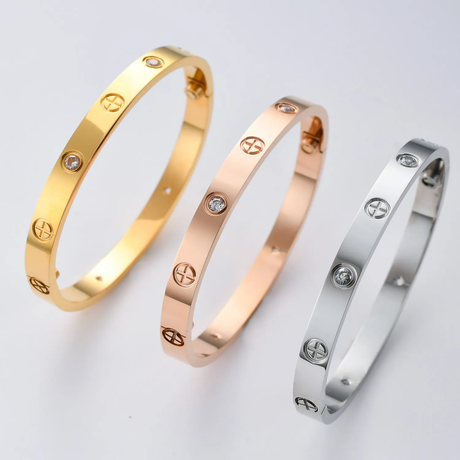 J Hangke in acciaio Love Crystal Cross Crowdriver Viti Braccialette di braccialetti donne uomini regalo Y200810262N