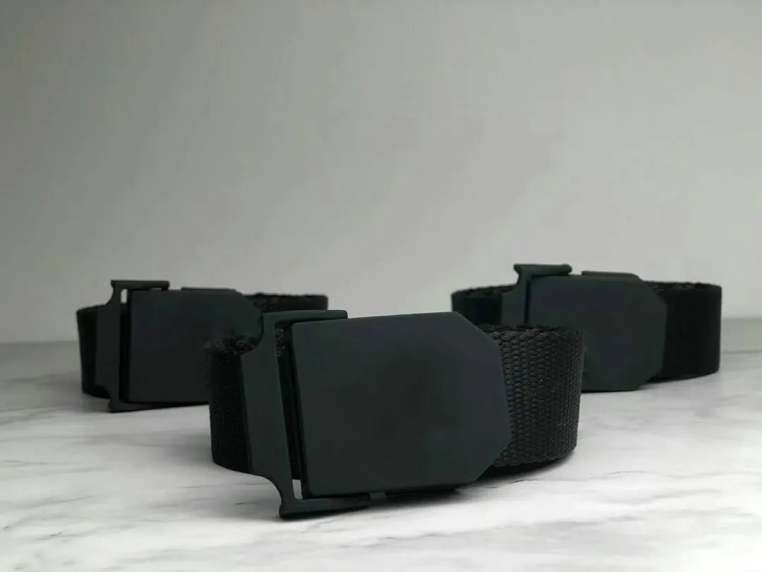2020 Europa hombres cinturón nuevos cinturones de diseño imprescindible para guapo funcional militar retro herramientas lienzo metal esmerilado brújula desi270I