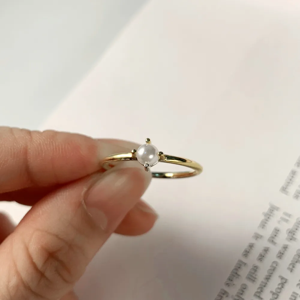 Zhouyang anel para mulheres delicado mini pérola anel fino minimalista estilo básico luz amarelo ouro cor moda jóias kbr0107696408