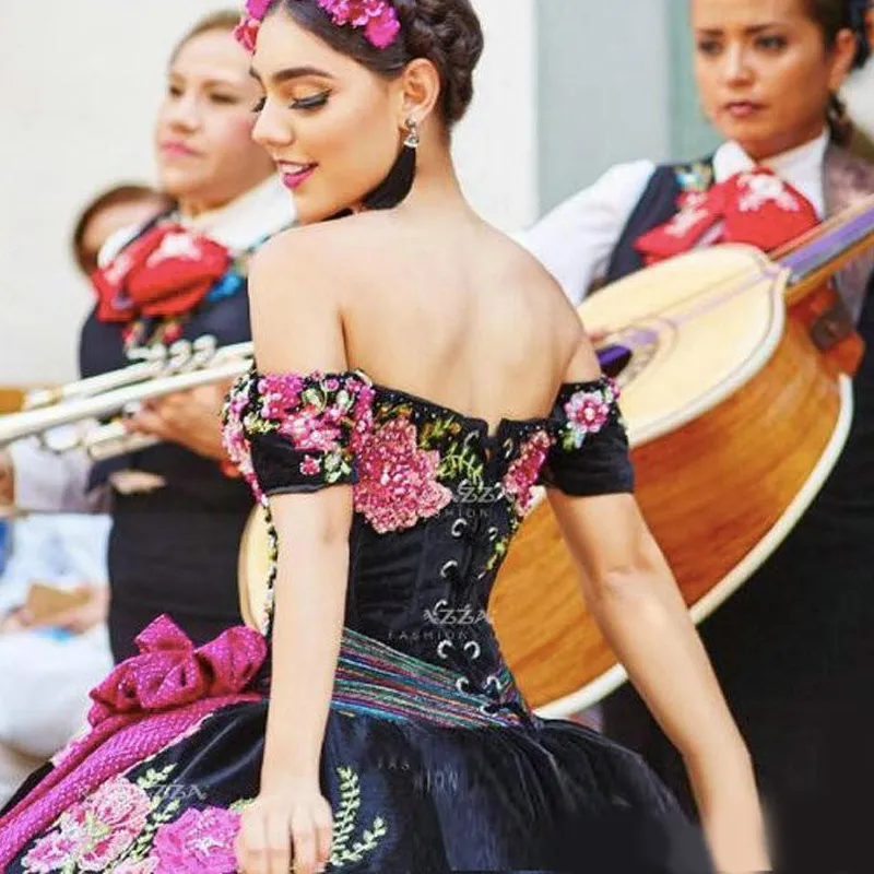Черное платье Quinceanera 2020, пышная юбка с аппликацией, платье Sweet 16, длинное бальное платье Vestidos De 15, платья для выпускного вечера227U