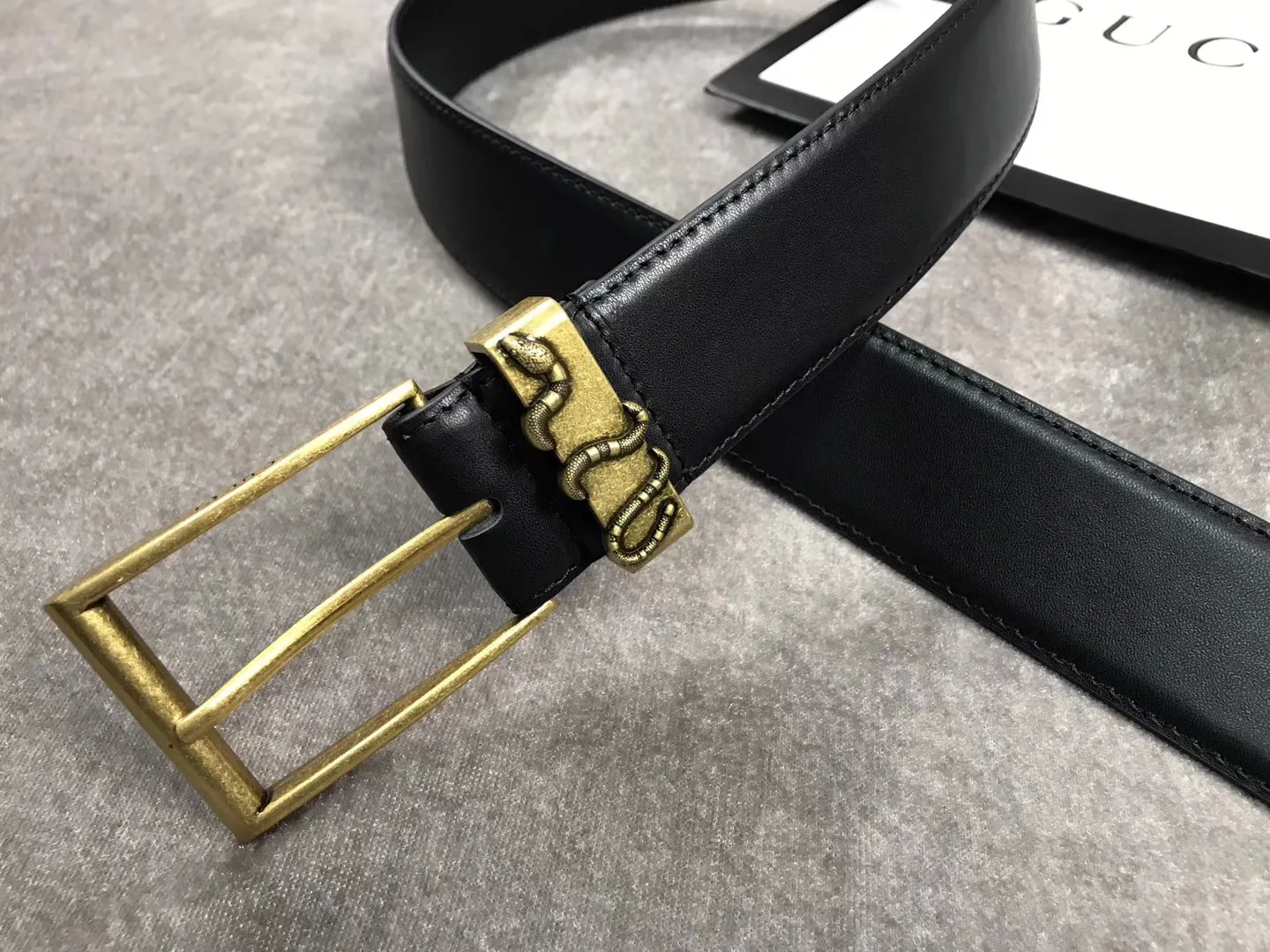 2020 selling snake pattern Silver buckle 2018 Spring and summer fashion genuine leather mens womens belt designer belts for gi284a