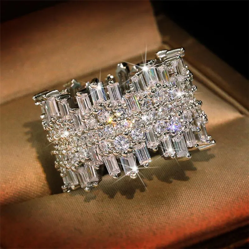 Bijoux de luxe étincelants Top Sell 925 STERLING Silver Full Princess Cut White Topaz CZ Diamond Gemstones Party Women Wedding Band 236o
