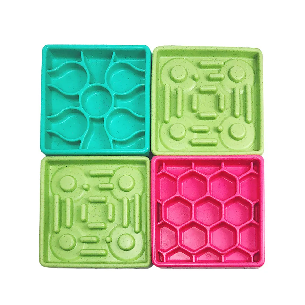 4st Silicone Pet Lickimat för katter hundar går ner i vikt långsamt äta matare hundskål tpr slick matta matning mat skålar hund leveranser y2005522828