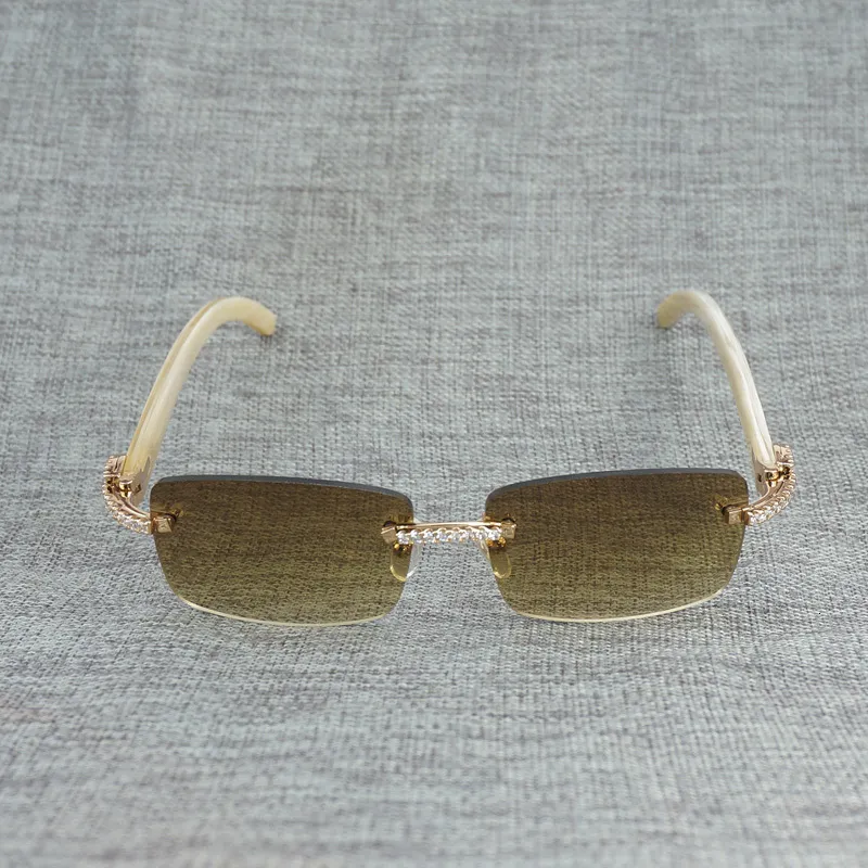 Blanco Negro Vintage Buffalo Rhinestone Cuerno Gafas de sol sin montura Hombres Gafas de sol de madera Marco de metal Sombras para el club de verano Gafas Ch04541995