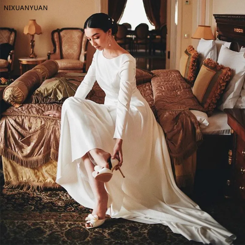 Vintage A-Linie Hochzeitskleid mit langen Ärmeln Weiß Elfenbein Schlichtes Robe De Mariee Sweep Zug Rückenfreies individuelles Brautkleid 2020