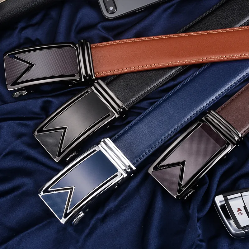 Plyesxale Gürtel Rindsleder Echtes Leder für Männer Luxus Automatische Schnalle Gürtel Braun Schwarz Cinturones Hombre B55285b