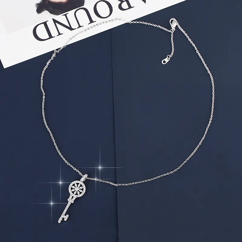 XIUMEIYIZU Nieuwe mode sleutel vormige verklaring kettingen voor vrouwen sieraden koper zirkoon strass sleutel charmes hangers necklace241H