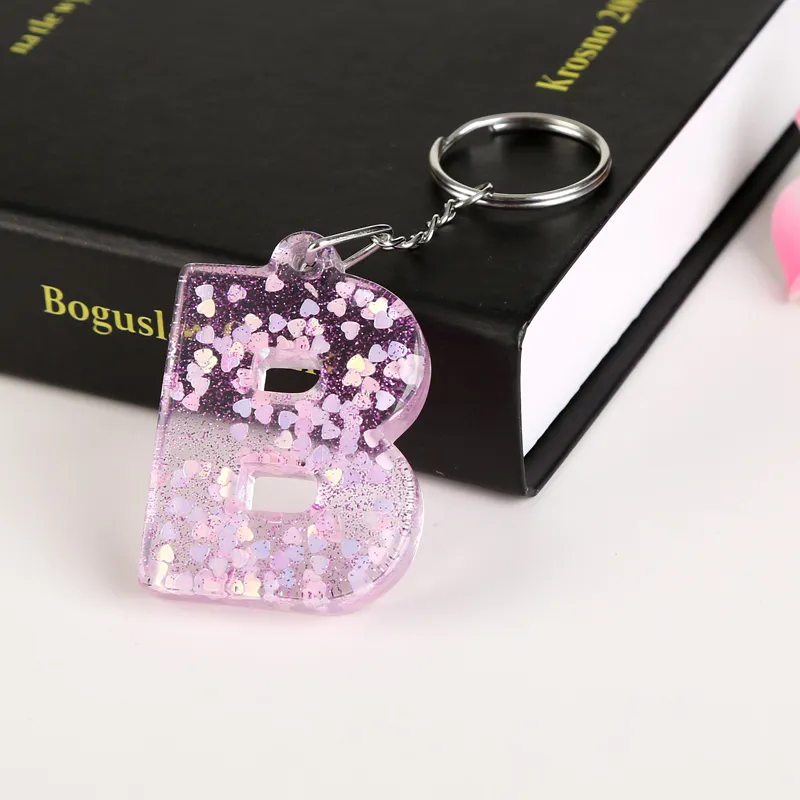Keyring 26 English Word English Letter Keychain Glitter Harts A to Q Handbag Charms för Woman1254s