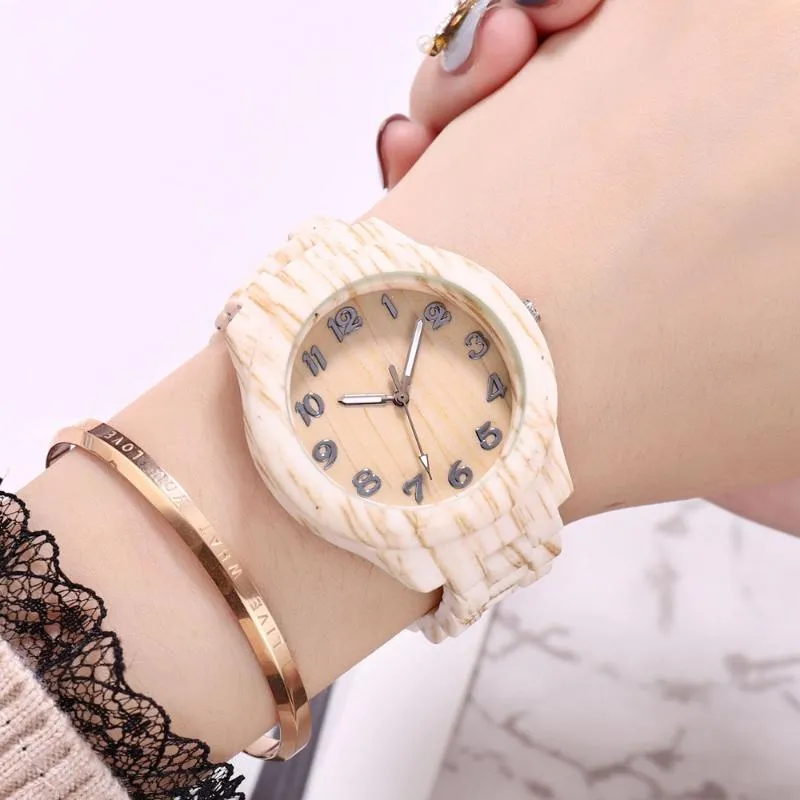 2020 Fashion Casual Wood Women Watches Dress Wristwatch For Women Montre Femme Lady Quartz Watch Relogio Feminino1215U