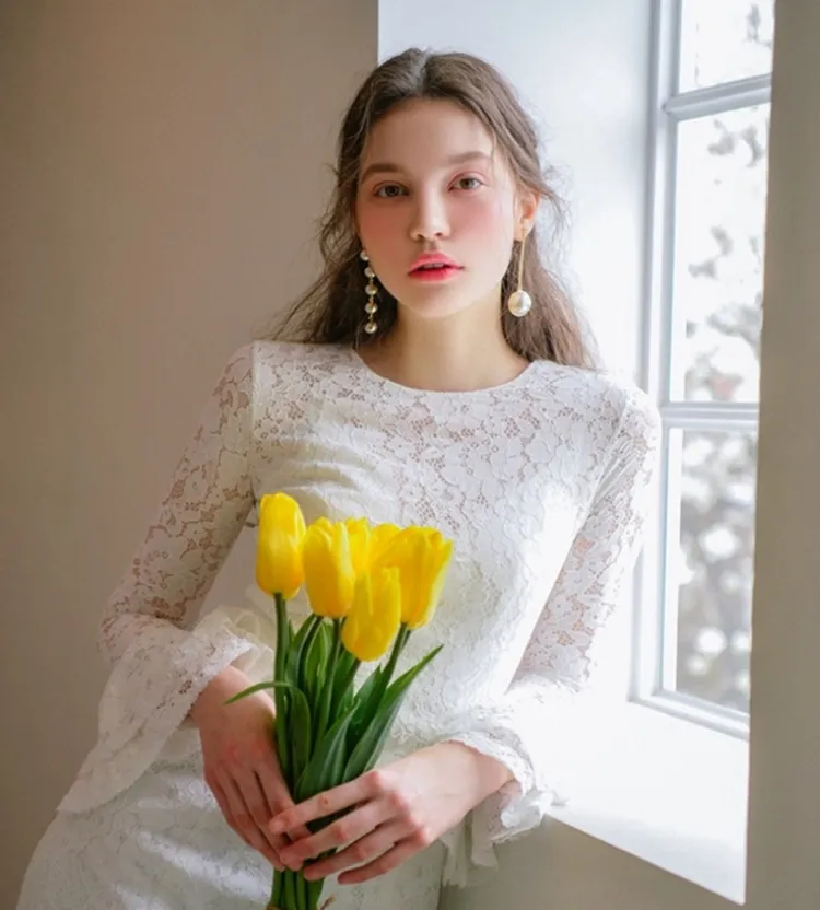 Robe de mariée SIMPLE en dentelle, manches longues évasées, longueur au sol, robe de mariée en dentelle, photo réelle, prix d'usine