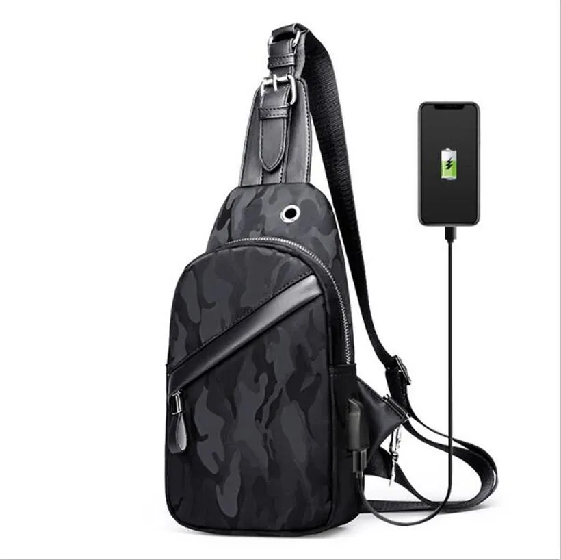 Herrvattentät USB Oxford Crossbody Bag Anti-stöld Skuldra Slingväska Multifunktion Kort rese Messenger Chest Pack för M3029