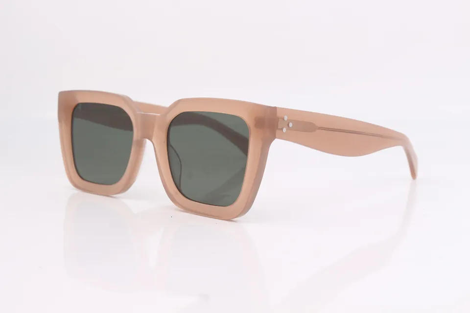 Телесные полупрозрачные тонированные солнцезащитные очки в массивной квадратной оправе для женщин с зелеными линзами2337489