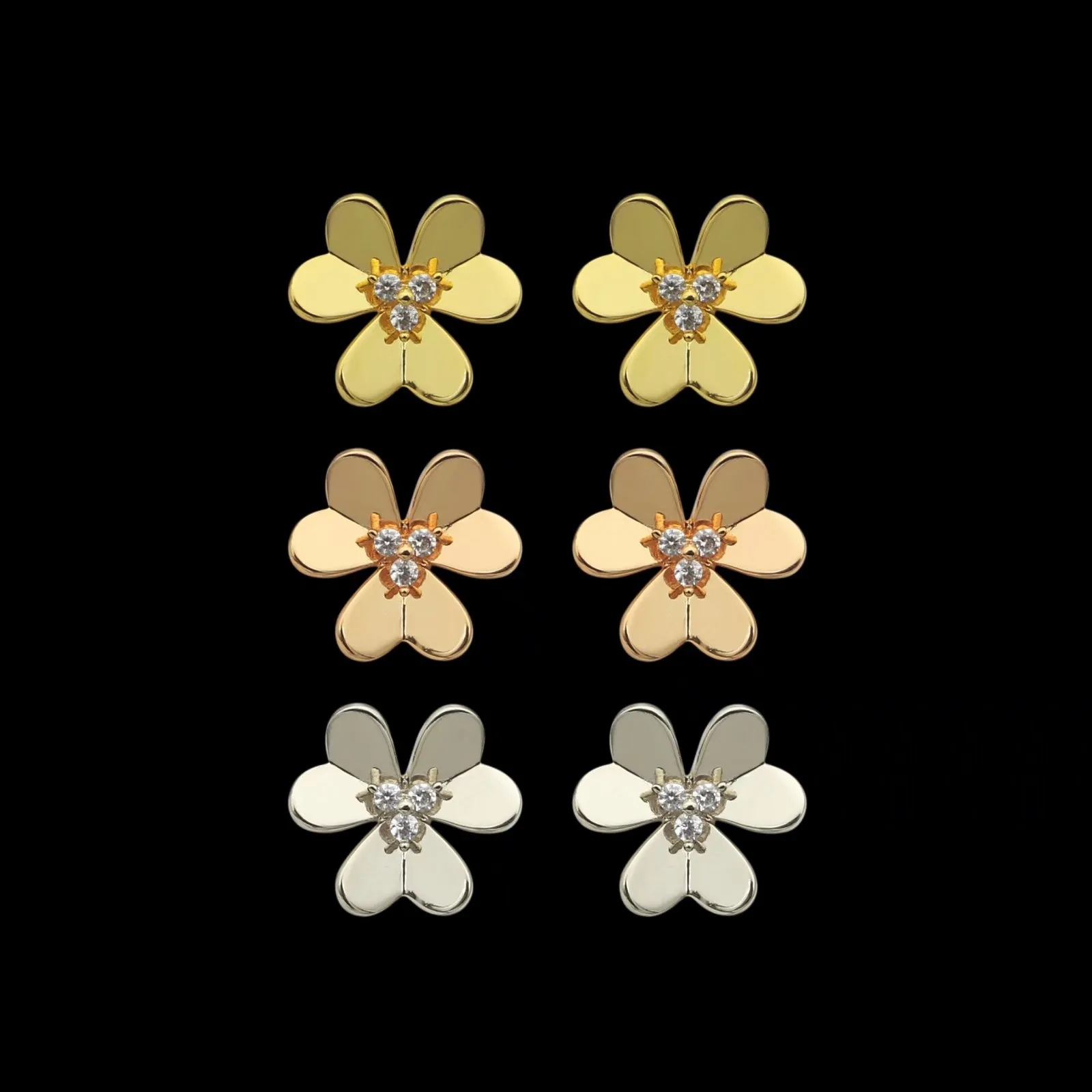 Европа в стиле Америка леди -женщины титановые стальные инициалы Три алмазного цветочного клипа Серьги обруча 218g