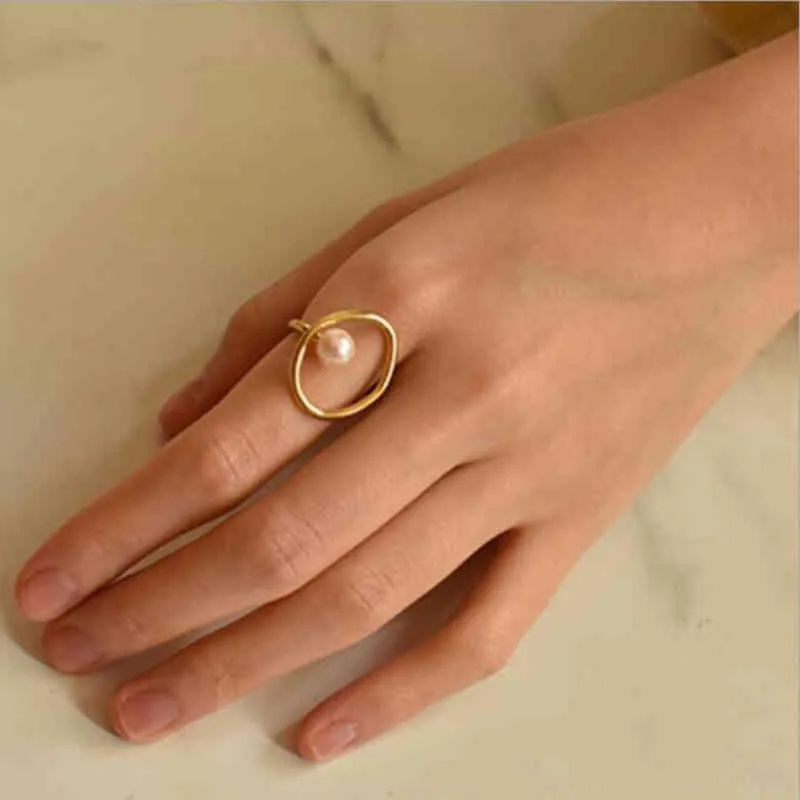 Vintage kobiety Korean Gold Pearl Charm Finger Nieregularny pierścionek Otwarty Regulowany Elegancki prezent na rocznicę ślubu9934636