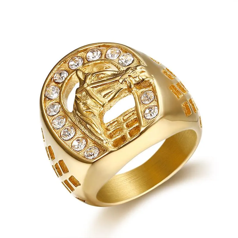 Pierścienie klastra Hip Hop Micro Pave Rhinestone Out Bling Horse Ring Ip Gold Titanium Stal nierdzewna stal nierdzewna dla mężczyzn Biżuteria 228k