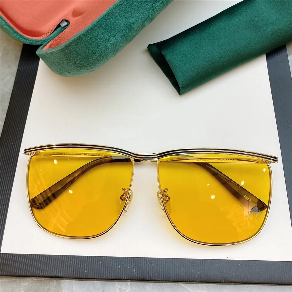 Gafas de sol de estilo noble para hombre, gafas cuadradas con diseño de lentes grises, patrón grabado, montura fina de metal dorado, gafas de sol para mujer 0235w
