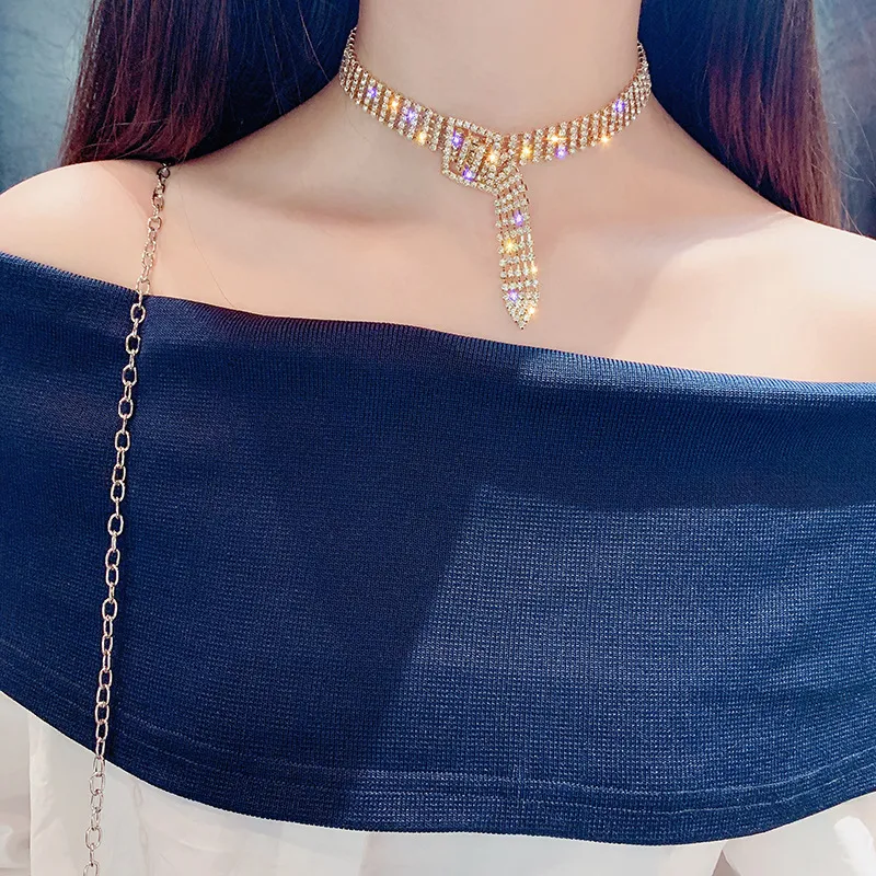 Fashion Full Rhinestone Choker Necklaces for Women Bijoux Shiny Silver Color Button Buckle Chain Necklace Statement Jewelry Party 9156130