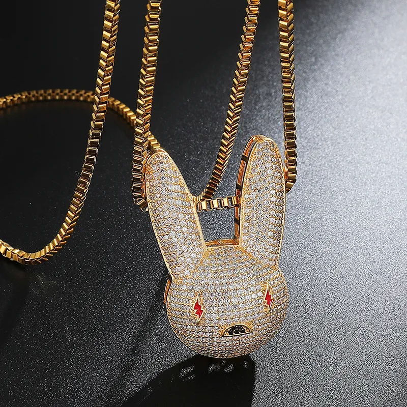 Hip Hop lodowane CZ aaa Bling Bad Bunny Cubic Zirkonia Naszyjniki wisiorki dla mężczyzn biżuterii z łańcuchem Y1220276D