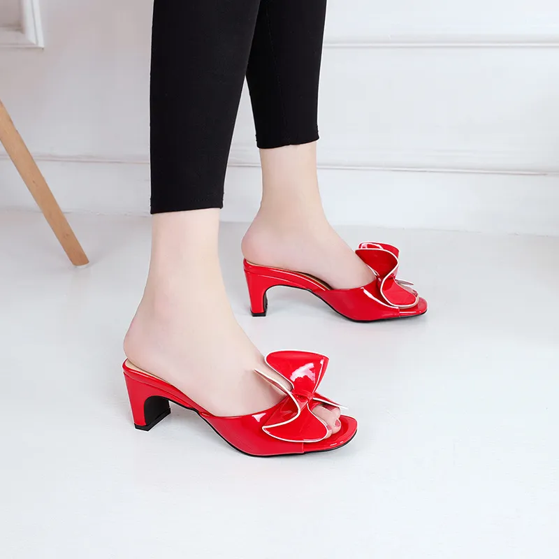 Bayanlar Yay Patent Ile Toe Slaytları Açık Leathe Ayakkabı Kare Topuk Med Sevimli Sandalet Yüksek Topuklu Zapatos Artı Boyutu 44-2 Slaytlar Yaz X1020