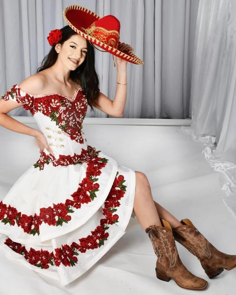 Nyligen två stycken Sweet 16 Quinceanera -klänningar med avtagbar kjol Appliced ​​pärlstav mexikansk tävlingsklänningar Vestidos de 15 A OS246E
